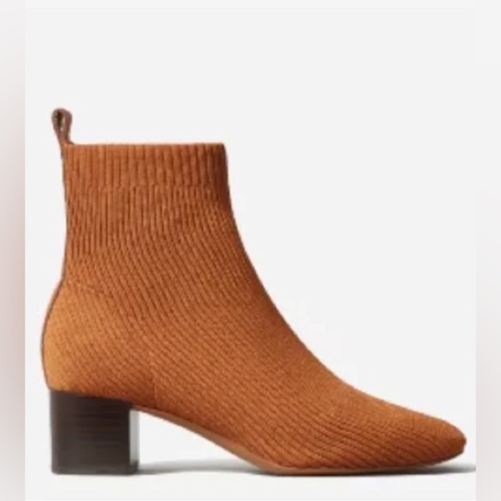 🍂 New Joie ribbed sock booties size 9 burnt orange